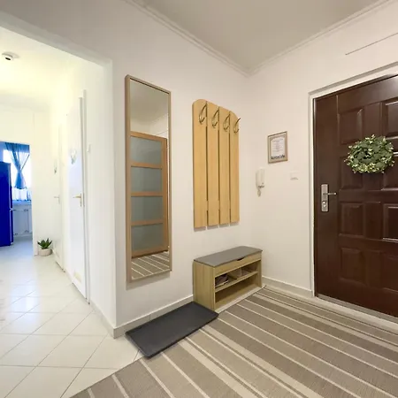 Апартаменты Panoramic 2br Home-free Parking-ac-top Floor