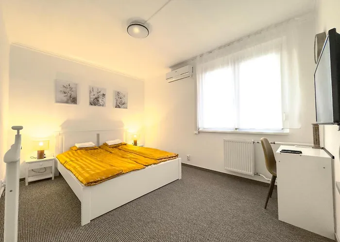 Panoramic 2br Home-free Parking-ac-top Floor Apartment