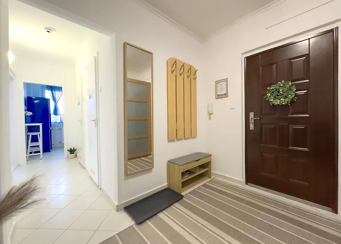Apartment Panoramic 2br Home-free Parking-ac-top Floor