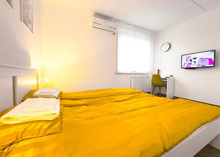 Panoramic 2br Home-free Parking-ac-top Floor Apartment *